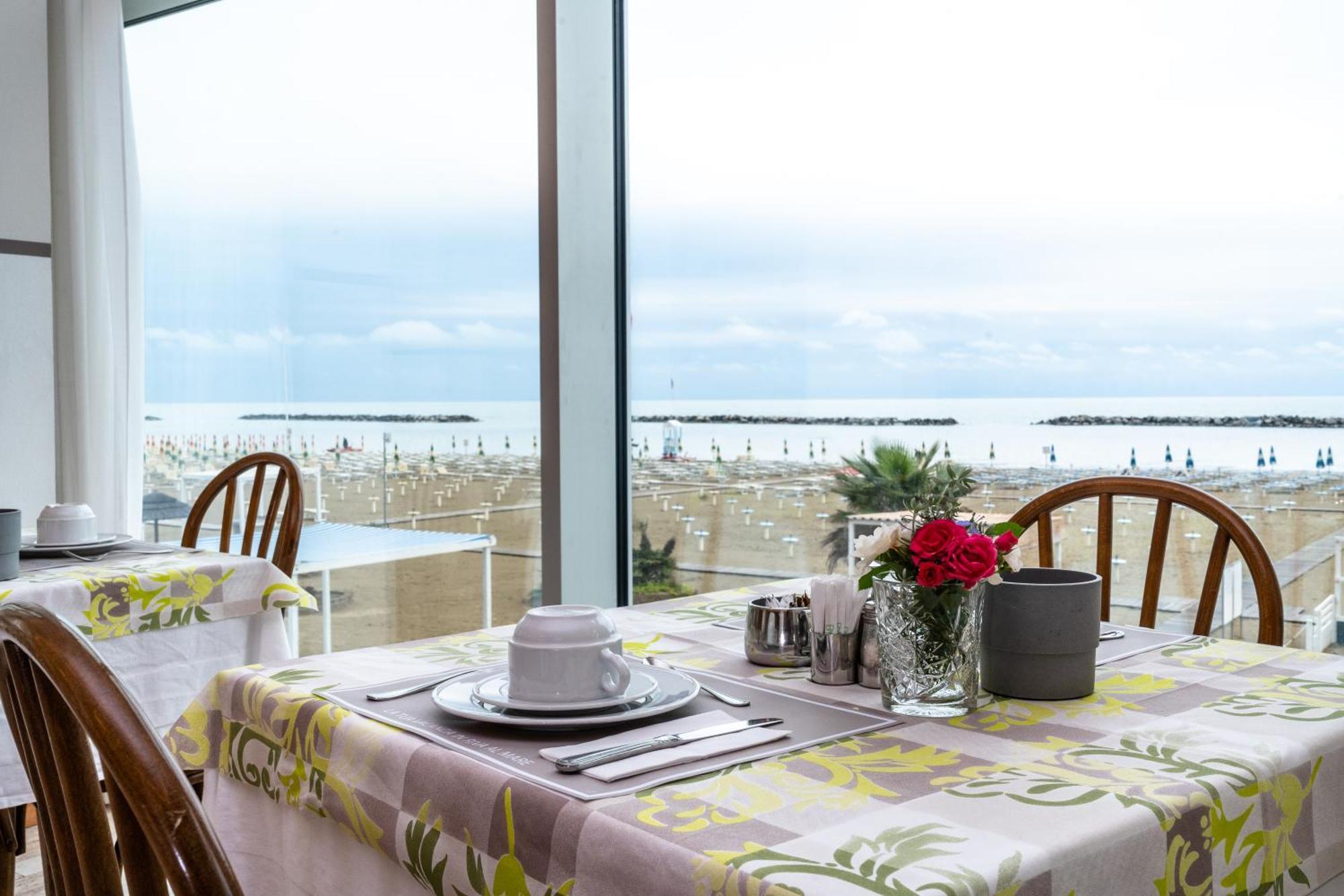 Hotel Globus Bellaria-Igea Marina Exterior photo
